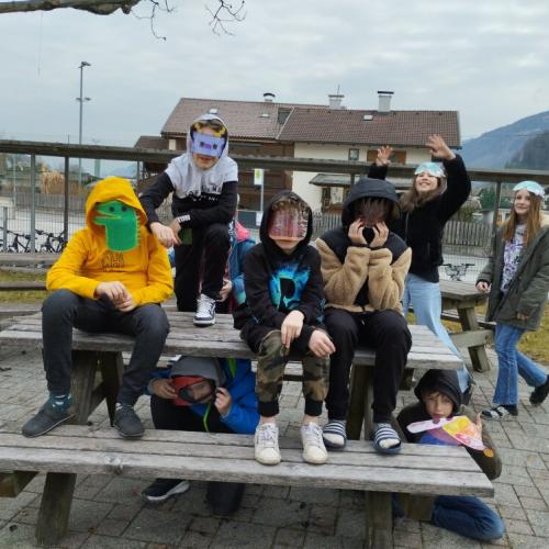 Buntes Faschingstreiben an der MS Volders