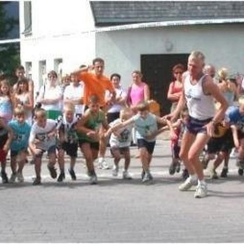 Sporttag mit Dorflauf - 13.06.2003 -