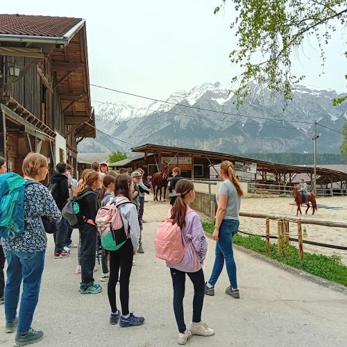 iologieunterricht zum Anfassen- Exkursion zum Kohlerhof und zum Lachhof