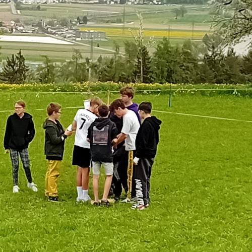 iologieunterricht zum Anfassen- Exkursion zum Kohlerhof und zum Lachhof