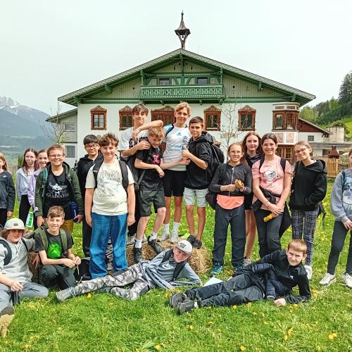 iologieunterricht zum Anfassen- Exkursion zum Kohlerhof und zum Lachhof