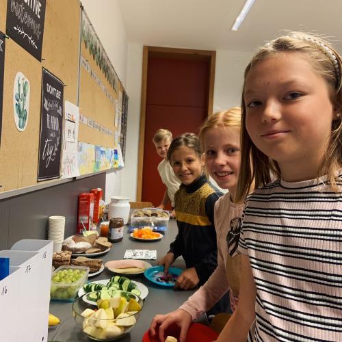 Brunch in der 1b Klasse 