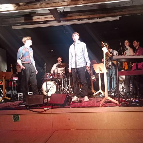 „Between the lines“ - Konzertbesuch der 4. Klassen 