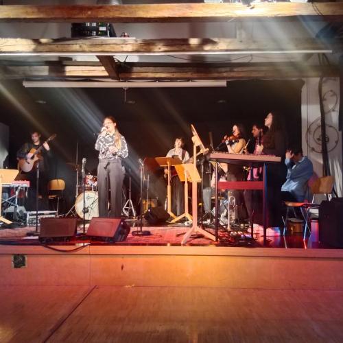 „Between the lines“ - Konzertbesuch der 4. Klassen 